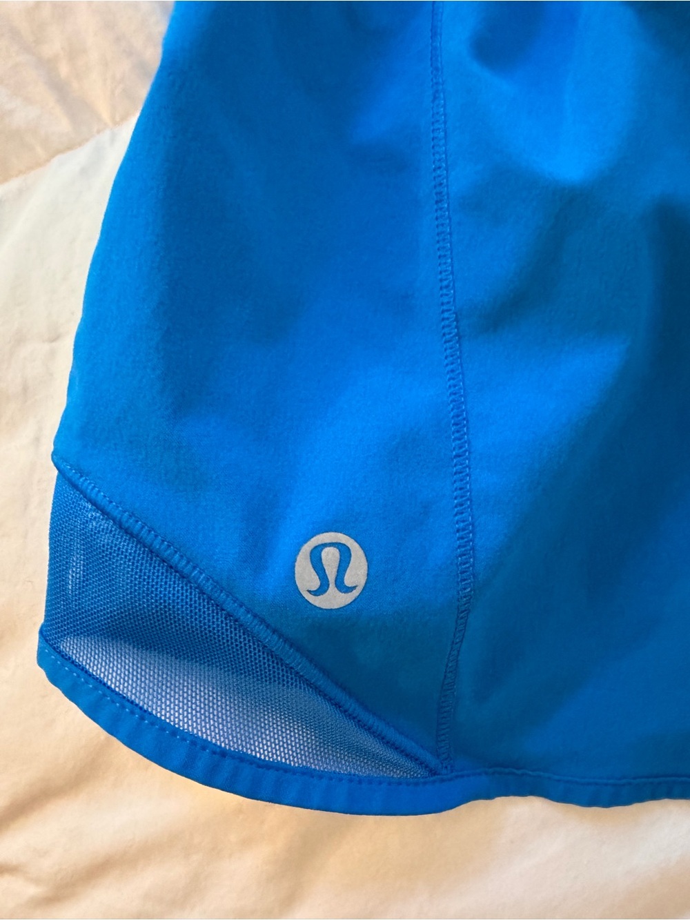 Lululemon Poolside Hotty Hot Shorts - Picture 3 of 3